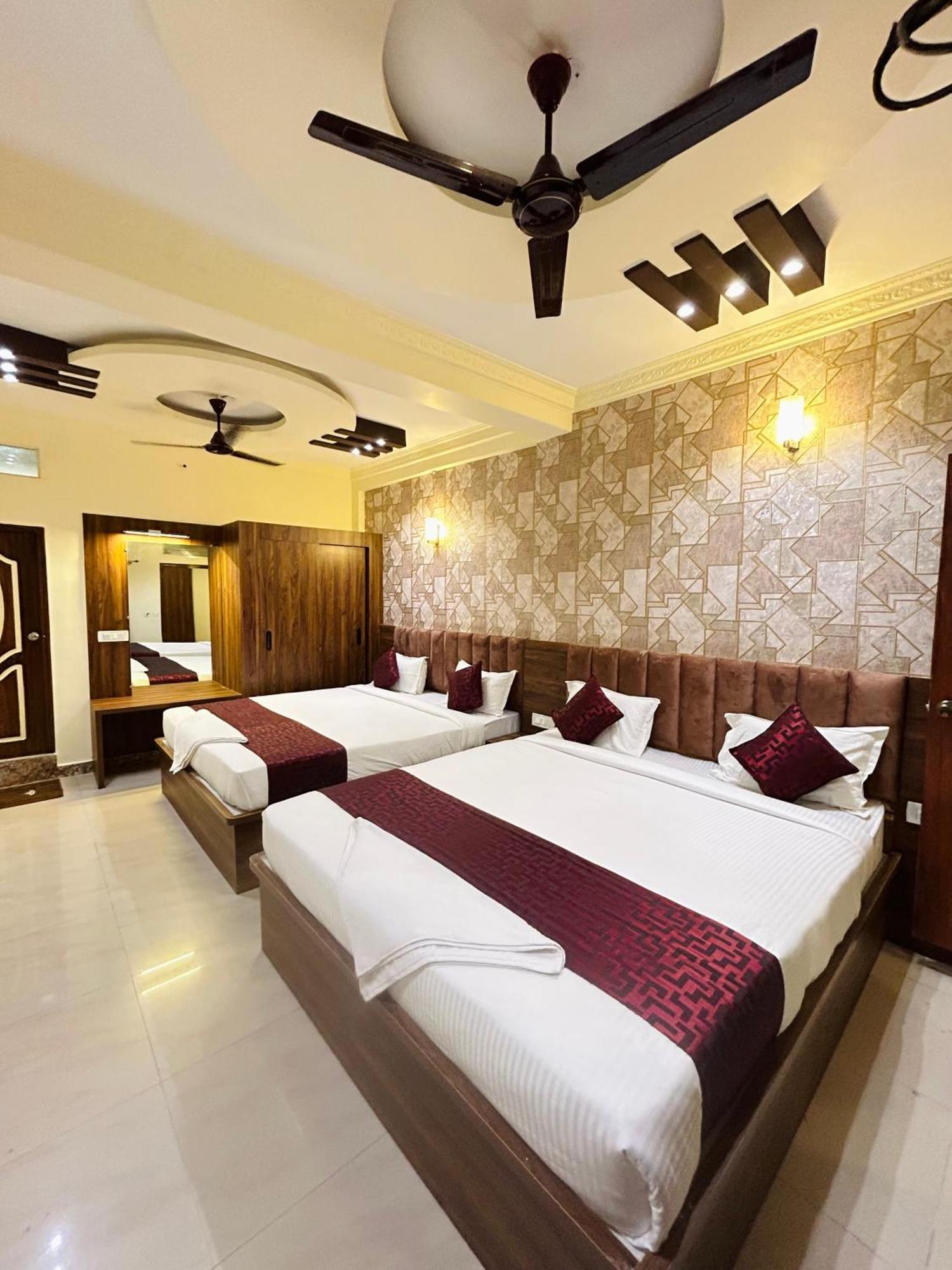 Hotel Boss Palace Mysore Eksteriør bilde