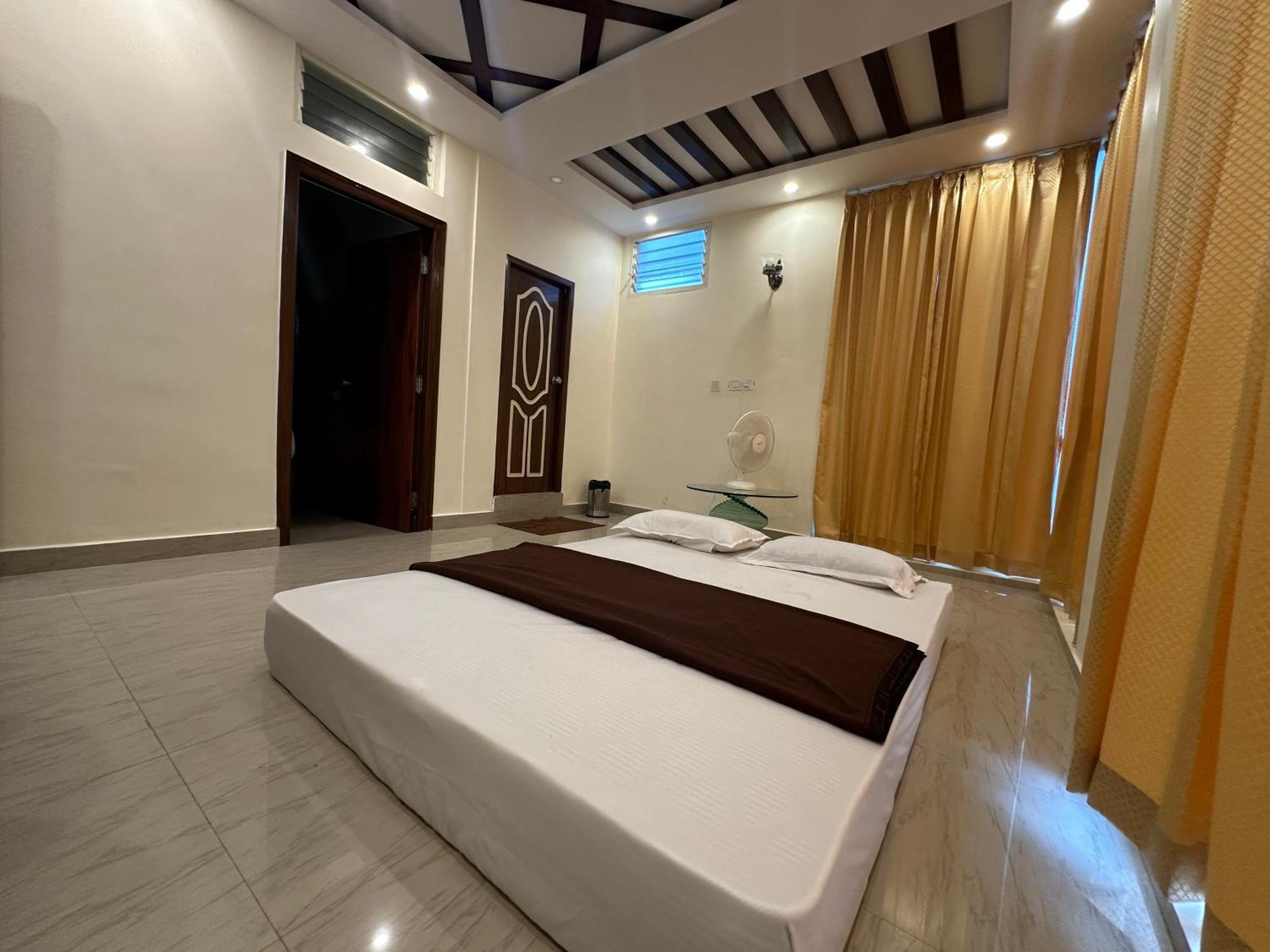Hotel Boss Palace Mysore Eksteriør bilde