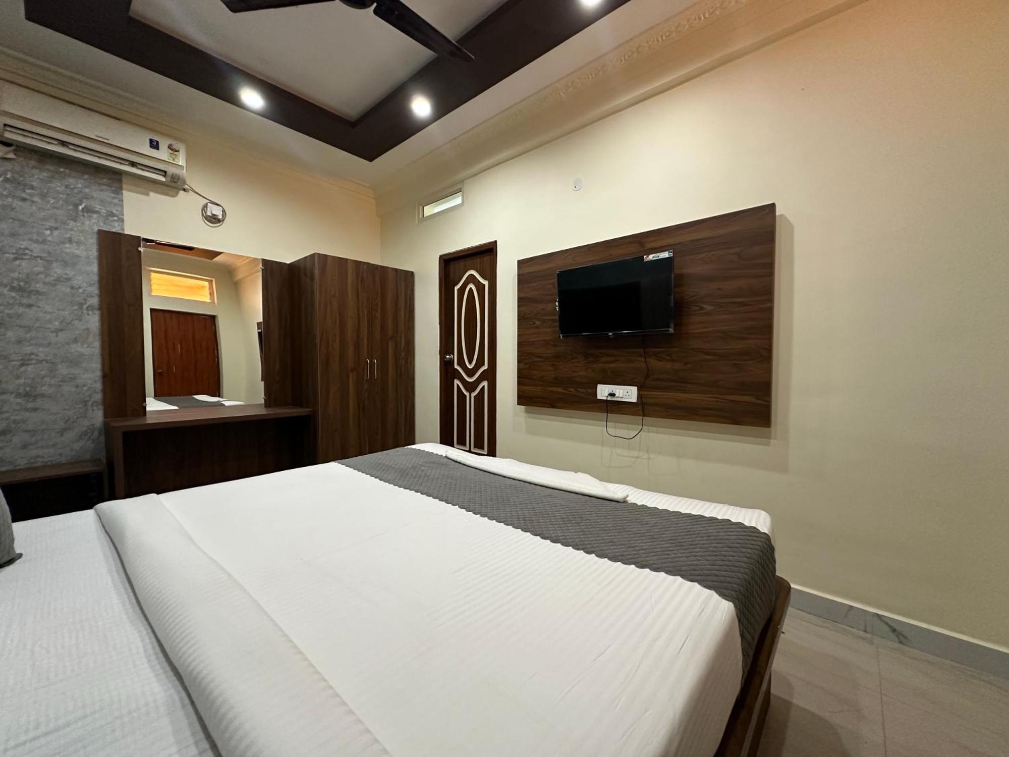 Hotel Boss Palace Mysore Eksteriør bilde