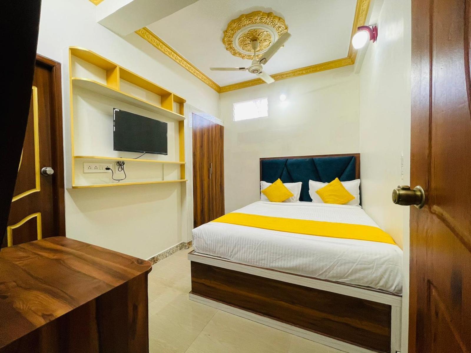 Hotel Boss Palace Mysore Eksteriør bilde