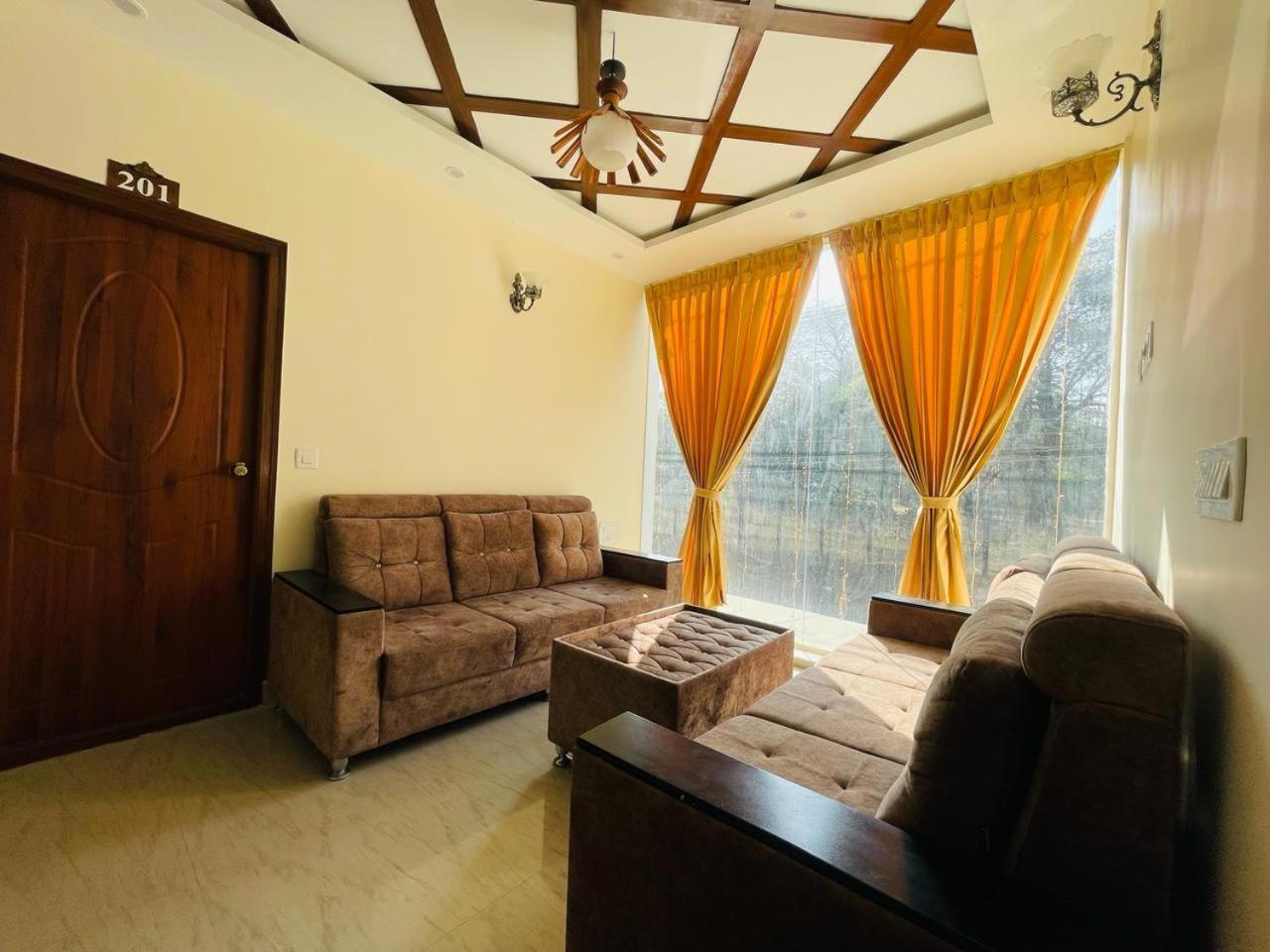 Hotel Boss Palace Mysore Eksteriør bilde