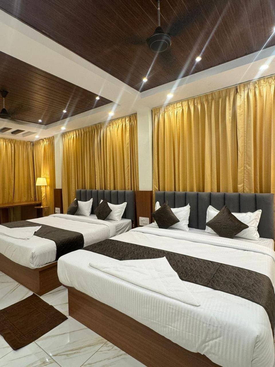 Hotel Boss Palace Mysore Eksteriør bilde